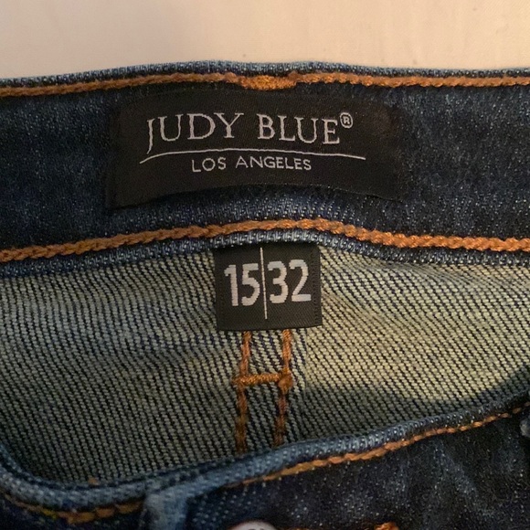 EXCELLENT condition Judy Blue Skinny button front jeans - Picture 4 of 4